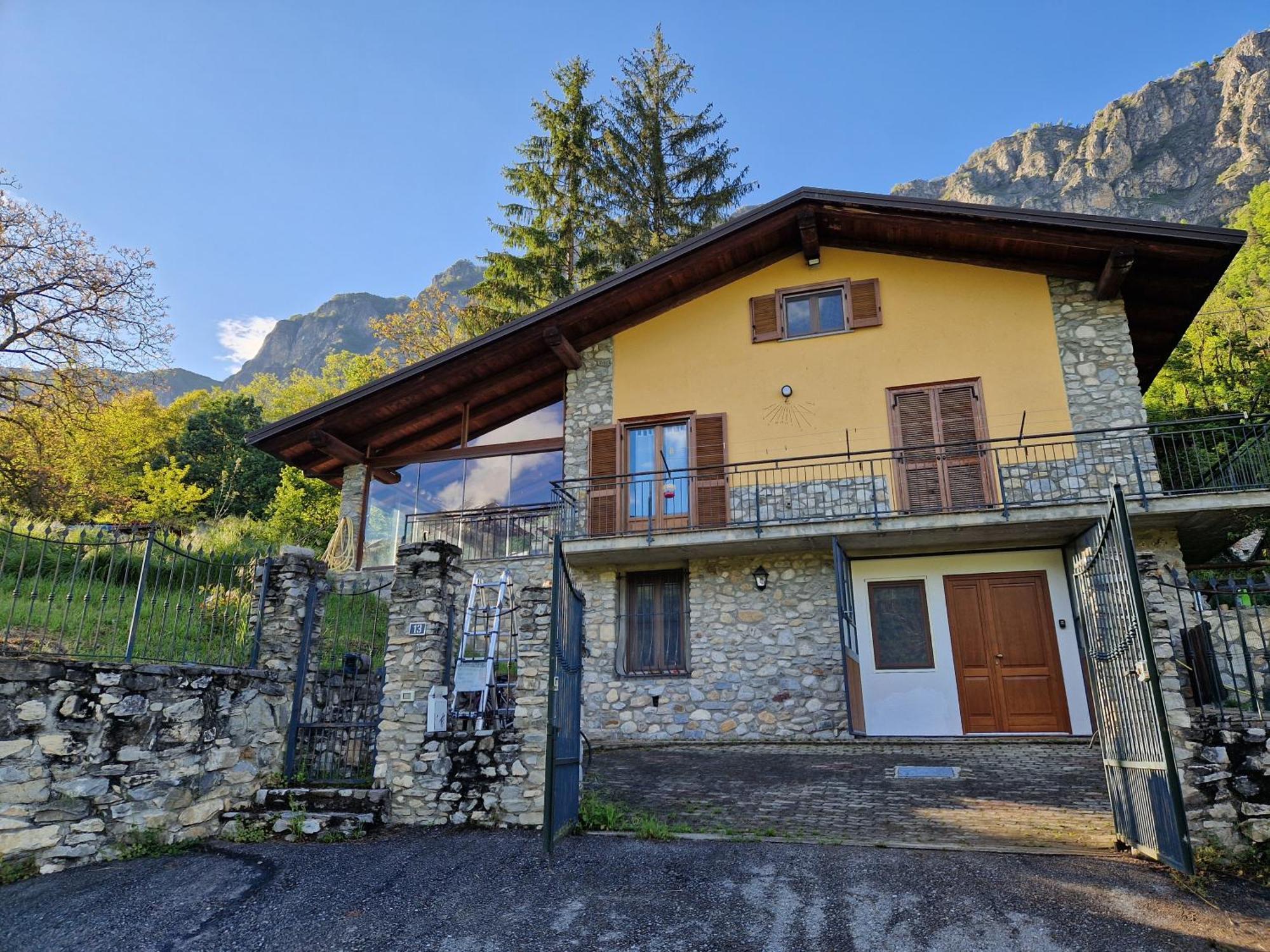 Casa Di Montagna Leilighet Aisone Eksteriør bilde